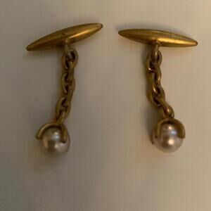 Cufflinks pearl with faux gold